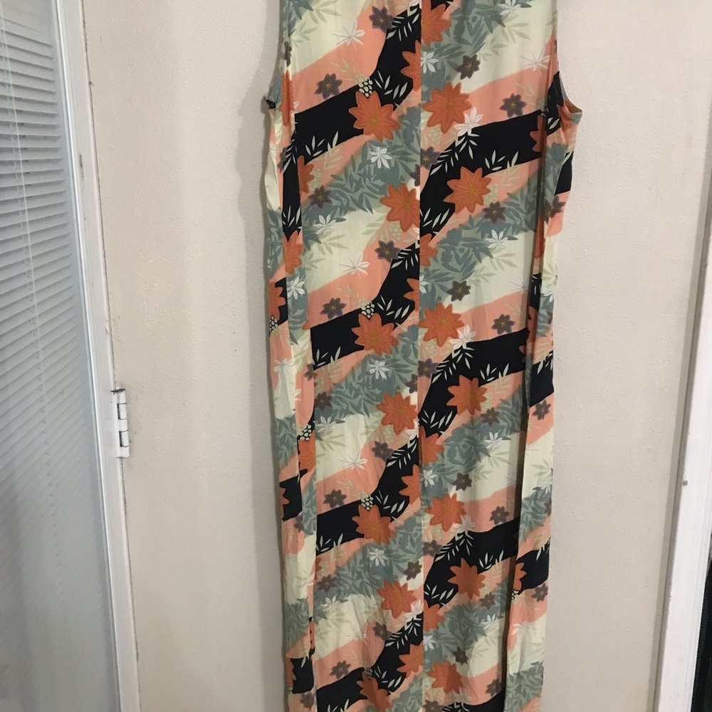 Floral Sleeveless Maxi Dress - Picture 4 of 5